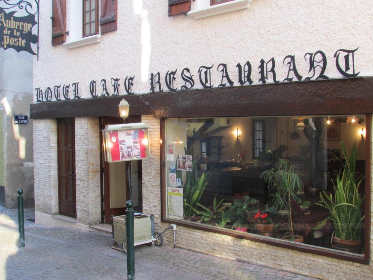 Auberge De La Poste Вилфранш-дьо-Руерг Екстериор снимка